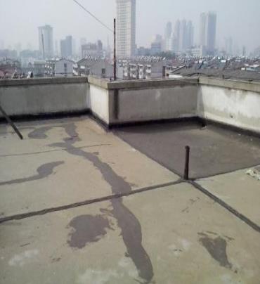 阿拉善左漏水维修 楼顶漏水是什么原因，楼顶漏水维修方法是什么?